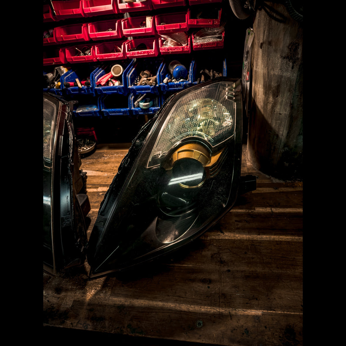 Nissan 350Z Custom Headlights — Gloss Black + Gold